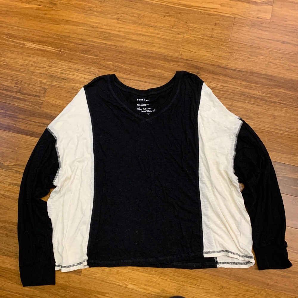 Torrid Relaxed Fit Color Block Long Sleeve Womens 1X V-Neck Top Casual Cotton